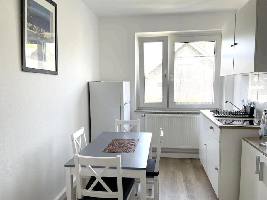 Duesseldorf Messe And Airport, 2-Bedroom Apartment With Kitchen And Garden Duisburg Buitenkant foto